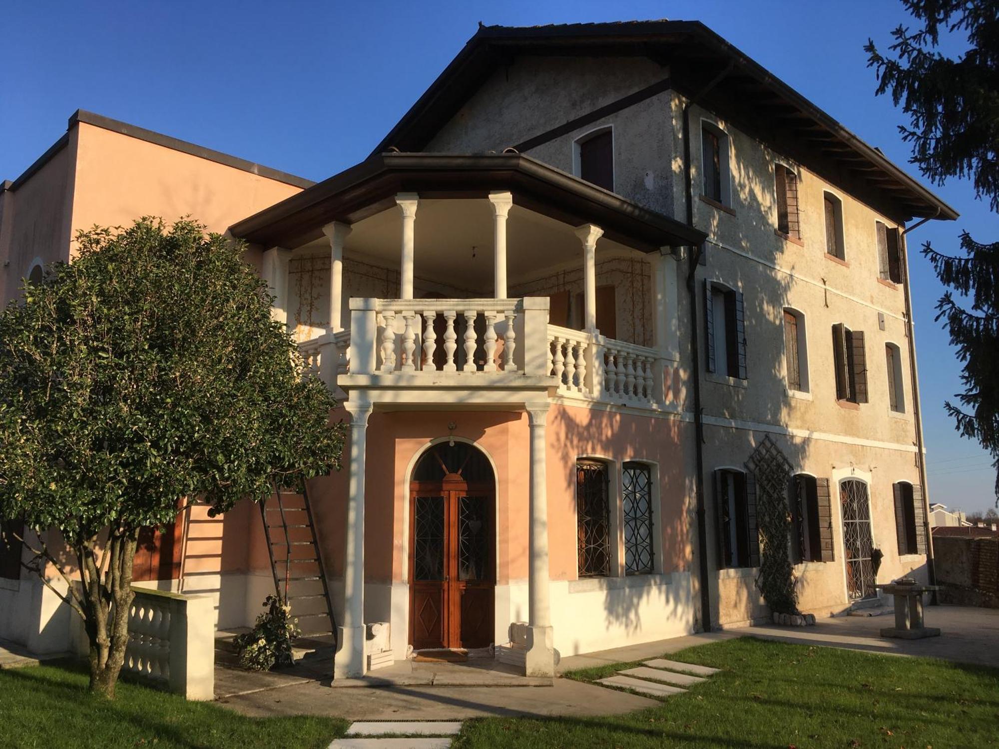 Ernestine Family Bed & Breakfast